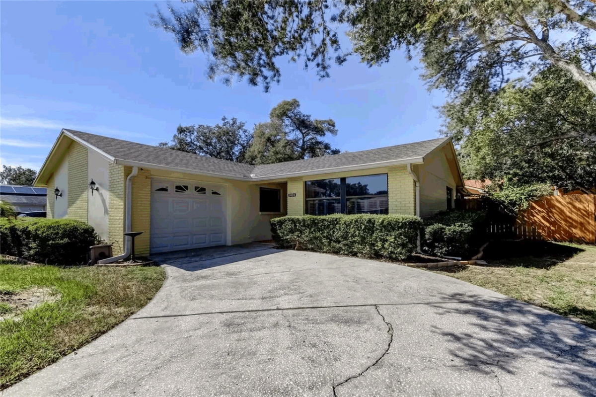 Welcome to this CHARMING, Move-In-Ready, 3-Bedroom, 2-Bath, 1 car-garage, block construction home ideally located in the heart of beautiful Tarpon Springs. Recent updates include a NEW ROOF July 2025 - Image# 1