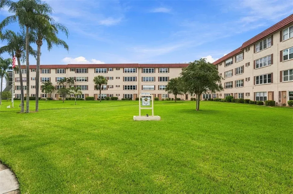 9950 62nd Ter N Apt 408, Saint Petersburg, FL 33708 - Image# 1